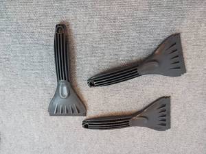 lot 96 image: (3) Ice Ripper Scrapers New