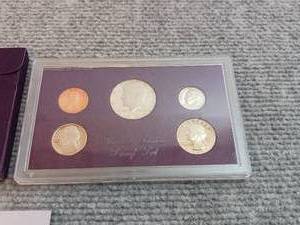 lot 130 image: 1986 Proof Set