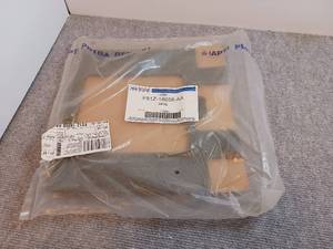lot 134 image: 1999-2007 Ford Superduty and Excursion Heater Core Seal- New