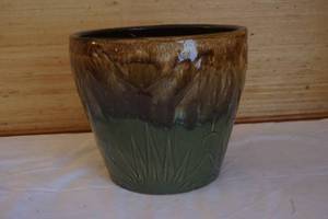 Roseville pot