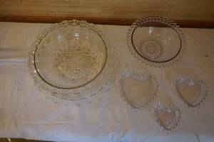 clear glass serving dishes