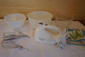 Mixer, mixing bowls