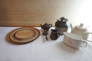 Stoneware, jug and small teapot set