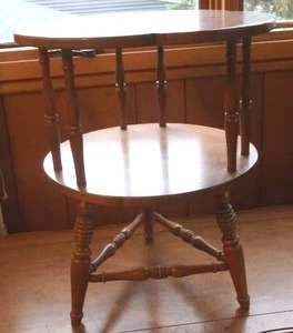 cloverleaf table
