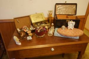 vintage dresser items