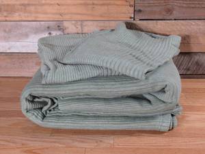 lot 34 image: Brooklyn Loom 3-piece Ribbed Matelasse Coverlet Set - QueenGreen