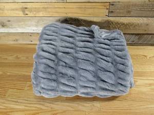 lot 48 image: Berkshire Collection Faux Fur Throw - Gray