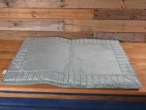 lot 64 image: Paramount Ribbed Border Bath Mat