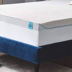 lot 1 image: King - Serenity by Tempur-Pedic 3 Inch Mattress Topper