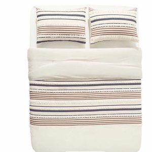lot 14 image: Jasmine Tufted Jacquard 3-piece Comforter Set - Queen