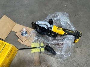 DEWALT ATOMIC 20V MAX Cordless Brushless 4-12 in. Circular Saw (Tool Only)