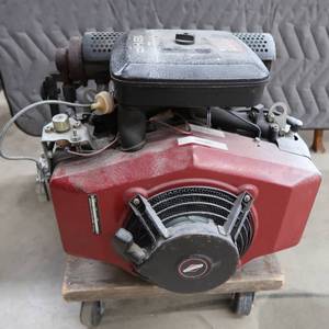 lot 2 image: 18HP TWIN CYLINDER MOTOR