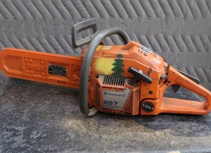 lot 5 image: CHAINSAW