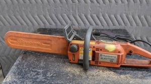 lot 6 image: ELECTRIC CHAINSAW