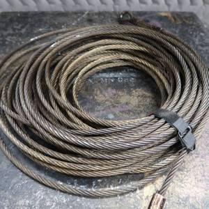 lot 21 image: LARGE WIRE ROPE CABLE WITH HOOK