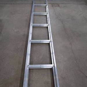 lot 26 image: DUO SAFTY 10 ATTIC LADDER
