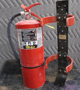 lot 29 image: FULL ANSUL SENTRY FIRE EXTINGUISHER