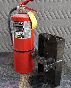 lot 35 image: ANSUL SENTRY FIRE EXTINGUISHER  WALL BRACKET