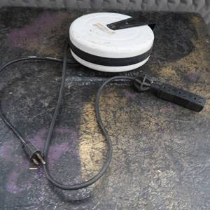 lot 41 image: 30 RETRACTABLE CORD REEL