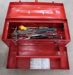 lot 46 image: STACK ON USA RED METAL TOOL BOX FILLED WITH TOOLS