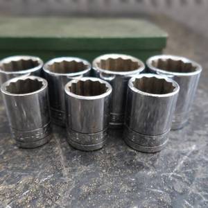 lot 51 image: SK SOCKETS AND METAL SK BOX