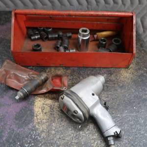 lot 54 image: PNUMATIC MOHAWK IMPACT DRILL WITH LARGE MIX OF SOCKETS