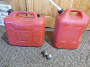 lot 18 image: 2 Gas Cans