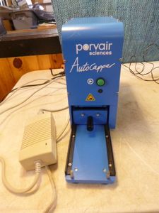 lot 21 image: Porvair Sciences AutoCapper