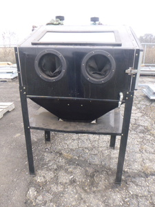 lot 53 image: Bead Blast Cabinet
