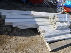 lot 83 image: Pallet of Aluminum Square Pieces