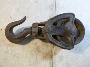 lot 97 image: Vintage 2 Wheel Pulley