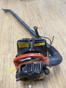 lot 104 image: Homelite Backpack LeafLawn Blower
