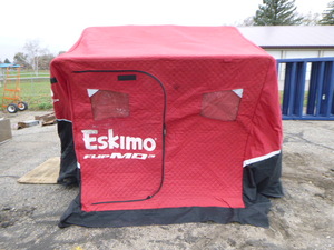 lot 115 image: Eskimo Flip MO3 Fish House