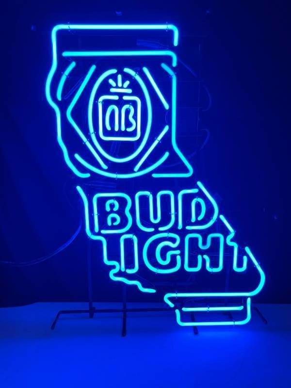 lot 65 image: Bud Light California neon, NIB