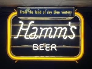 lot 3 image: Hamms Beer neon with gold border