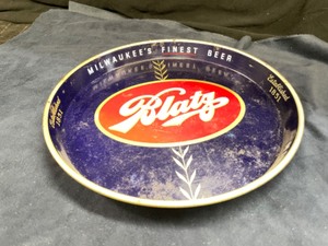 lot 109 image: Blatz beer serving tray, logo in center, Milwaukees Finest Beer, tin
