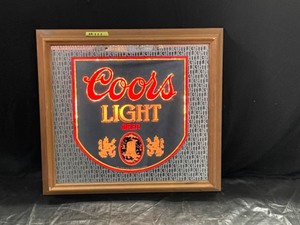 lot 111 image: Coors Light illuminated mirror  1982
