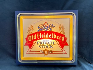 lot 113 image: Blatz Old Heidelberg logo illuminated bar back