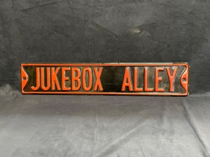 lot 125 image: Jukebox Alley street sign