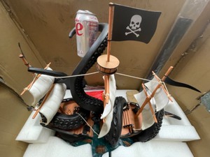 lot 7 image: Kraken Rum pirate ship display, NIB, Very Cool