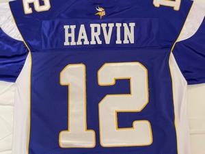 lot 40 image: MN Vikings jersey Percy Harvin #12