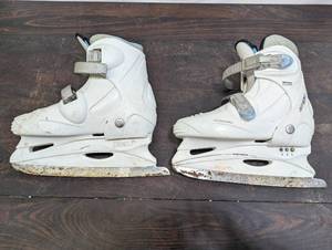 Pair Of Lake Placid Glider 500 Ice Skates