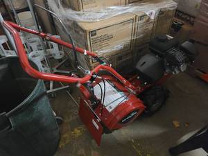 Earthquake Heavy Duty Tiller - Looks new or barely used