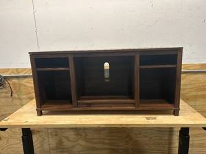 lot 94 image: TV Console