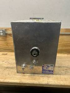 lot 95 image: RDS Aluminum General Purpose Marine Fuel Tank  13-Gallon, Rectangular, Smooth, Model# 59180