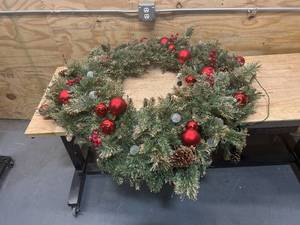 lot 55 image: 48 IndoorOutdoor Red and Gold Mixed Needle Artificial Christmas Wreath