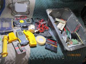 lot 92 image: multi-meter, electrical supplies and accessories
