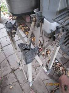 lot 123 image: Collapsible workstation base