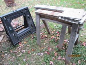 lot 127 image: Pair of plastic and wood saw horses