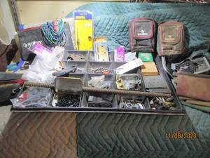 lot 152 image: Desk tray organizer loaded